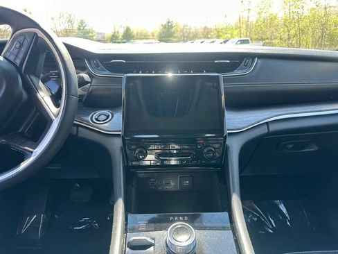 Used 2023 Jeep Grand Cherokee L Limited AWD/4WD image 24