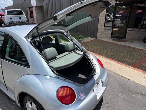 Used 2003 Volkswagen Beetle GLS FWD image 17