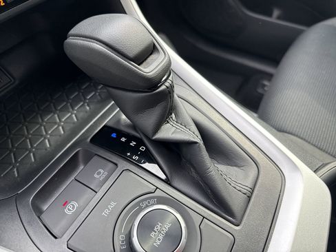 Certified 2025 Toyota RAV4 LE AWD/4WD image 21