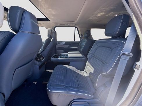 Used 2020 Lincoln Navigator Black Label w/ Cargo Convenience Package image 25