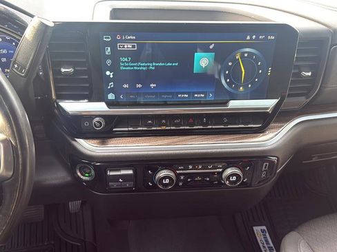 Certified 2022 Chevrolet Silverado 1500 LT AWD/4WD image 16