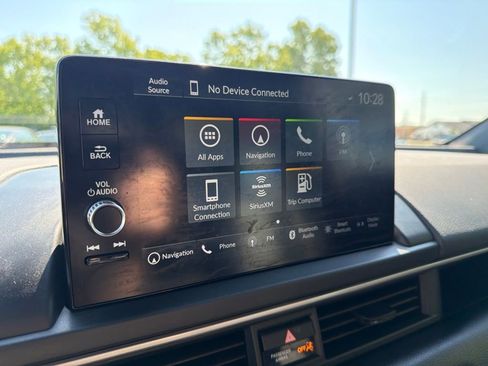 Used 2025 Honda Pilot Black Edition image 32