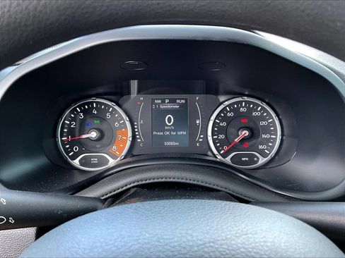 Used 2023 Jeep Renegade Latitude AWD/4WD image 12