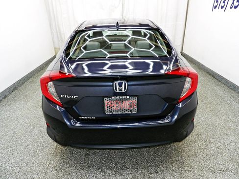 Used 2018 Honda Civic EX image 5