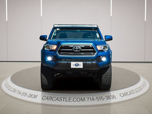 Used 2017 Toyota Tacoma SR5 w/ Tow Package AWD/4WD image 11