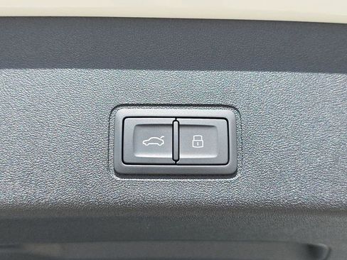 New 2026 Audi Q3 quattro 2.0T AWD/4WD image 13