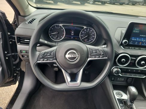 Used 2024 Nissan Sentra SV FWD image 21