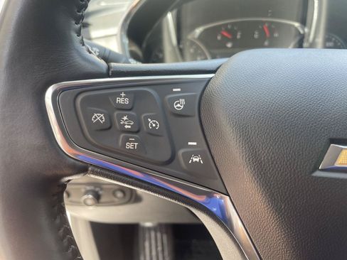 Used 2020 Chevrolet Equinox Premier FWD image 17