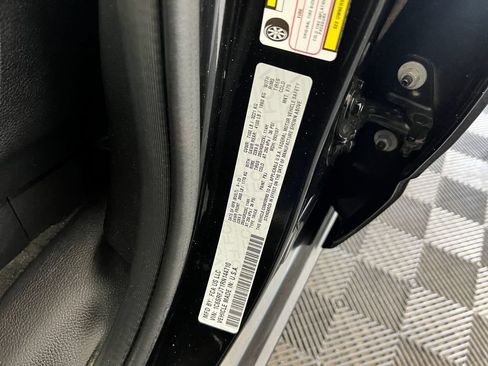 Used 2024 RAM 1500 Laramie AWD/4WD image 20