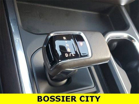 Certified 2022 GMC Sierra 1500 SLT image 16