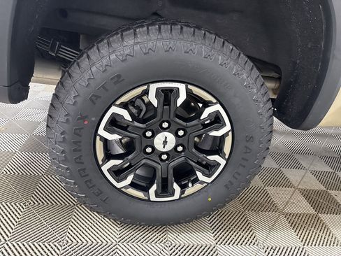 Used 2022 Chevrolet Silverado 1500 ZR2 image 33