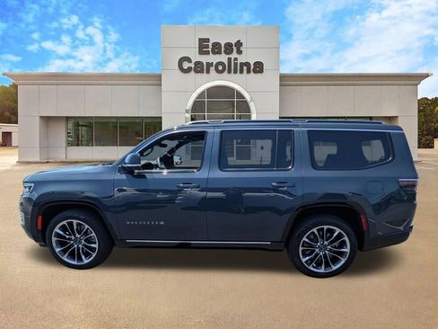 Certified 2025 Jeep Wagoneer Series III w/ Premium Group I AWD/4WD image 6