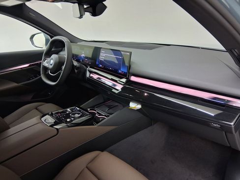 New 2026 BMW i5 eDrive40 image 30