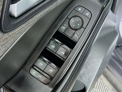 Used 2023 Nissan Rogue SV image 17