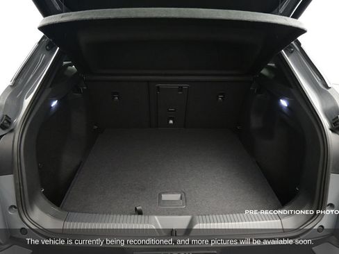 Used 2023 Volkswagen ID.4 Pro S Plus image 33