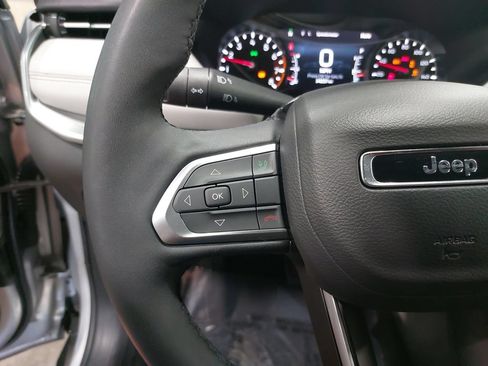 Used 2025 Jeep Compass Limited AWD/4WD image 16