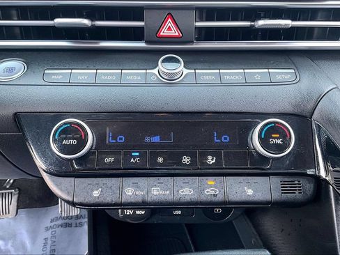 Used 2025 Hyundai Elantra Limited FWD image 31