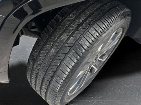 Used 2024 Jeep Grand Cherokee Overland image 40