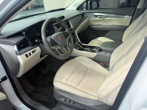 Used 2022 Cadillac XT5 Premium Luxury AWD/4WD image 11
