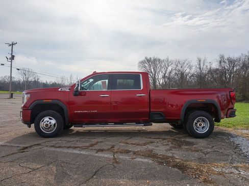 Used 2023 GMC Sierra 3500 Denali w/ Denali Ultimate Package image 9