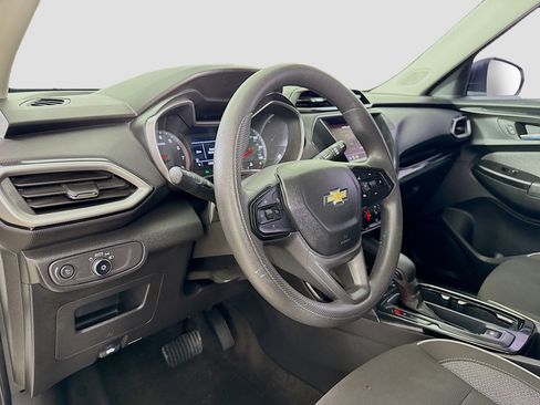Used 2023 Chevrolet TrailBlazer LS FWD image 11