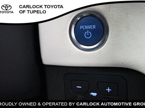 Used 2023 Toyota Sequoia Capstone RWD image 31