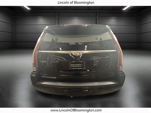Used 2018 Cadillac Escalade ESV Luxury image 6