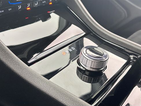 Used 2023 Jeep Grand Cherokee Altitude image 16