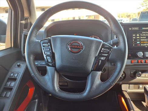 Used 2025 Nissan Frontier PRO-4X image 13