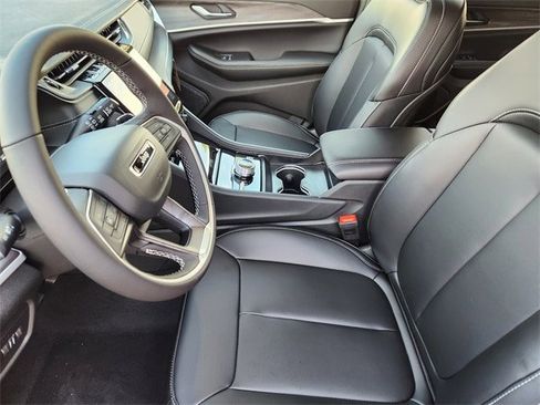 New 2025 Jeep Grand Cherokee L Limited image 9