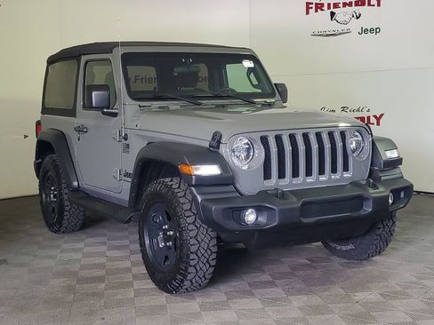Used 2023 Jeep Wrangler Sport AWD/4WD image 2