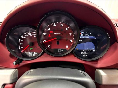 Used 2022 Porsche 718 Boxster RWD image 23
