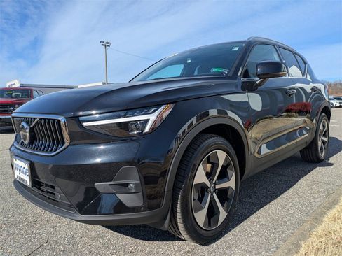 New 2025 Volvo XC40 B5 Plus w/ Protection Package Premier image 8