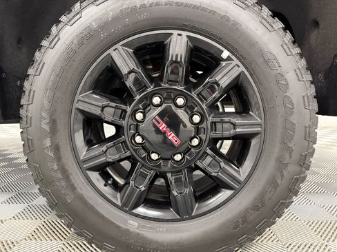 Used 2025 GMC Sierra 2500 AT4 w/ AT4 Premium Plus Package image 41