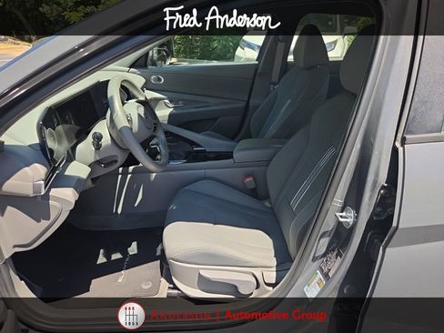 Used 2023 Hyundai Elantra SEL w/ Convenience Package FWD image 10