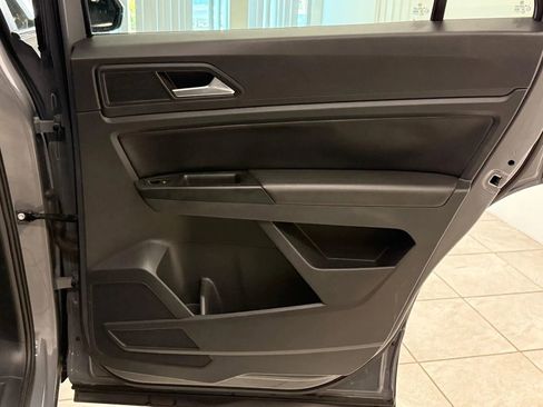 Used 2020 Volkswagen Atlas Cross Sport SE w/ Panoramic Sunroof Package FWD image 20
