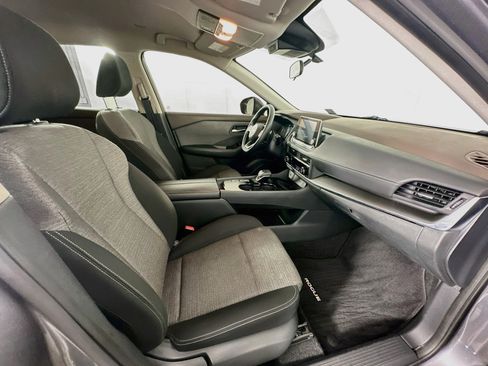 Used 2023 Nissan Rogue SV FWD image 30