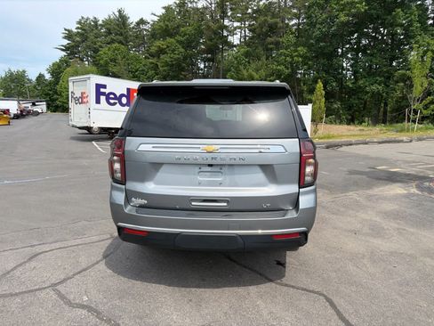 Used 2023 Chevrolet Suburban LT w/ Luxury Package AWD/4WD image 6