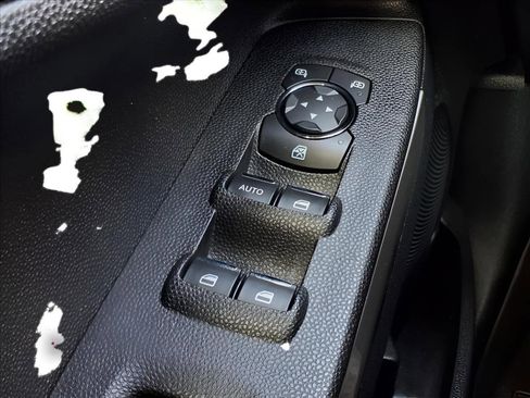 Used 2020 Ford EcoSport Titanium image 13