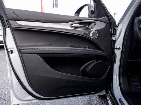 New 2025 Alfa Romeo Stelvio Sprint image 24