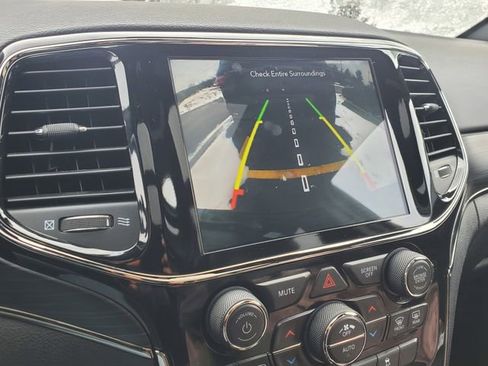 Used 2020 Jeep Grand Cherokee Limited X image 37