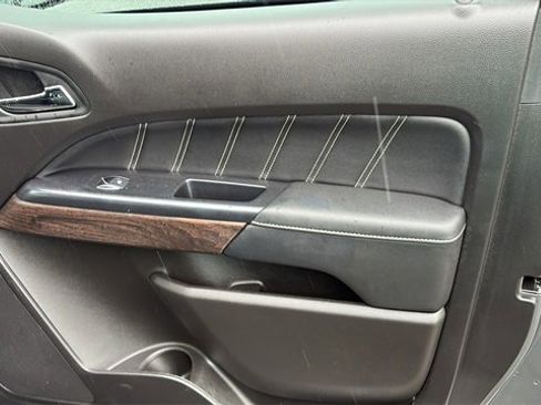 Used 2021 GMC Canyon Denali image 32