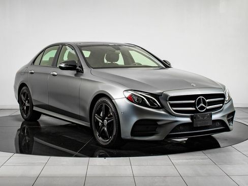 Used 2018 Mercedes-Benz E 400 4MATIC Sedan w/ Premium 1 Package image 5