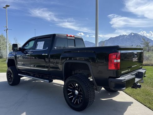 Used 2015 GMC Sierra 3500 Denali AWD/4WD image 3