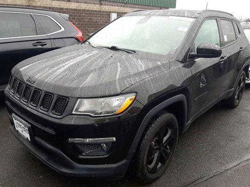 Used 2019 Jeep Compass Latitude image 1