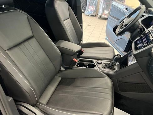 Used 2023 Volkswagen Tiguan SE R-Line AWD/4WD image 21