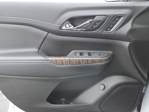 Used 2023 GMC Acadia Denali w/ Denali Ultimate Package image 37