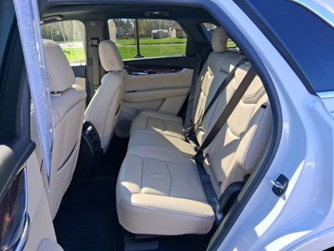Used 2018 Cadillac XT5 Luxury w/ Driver Awareness Package image 19