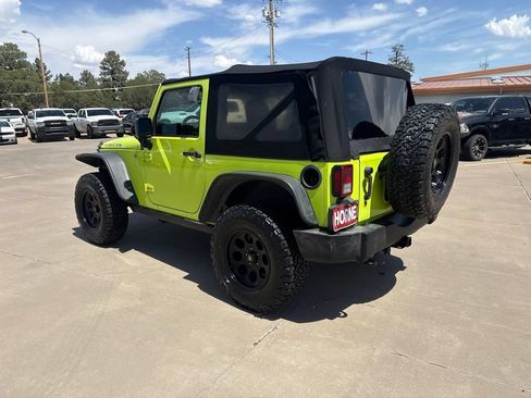 Used 2016 Jeep Wrangler Rubicon w/ Power Convenience Group AWD/4WD image 5