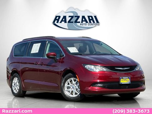 Used 2021 Chrysler Voyager Lxi FWD image 1